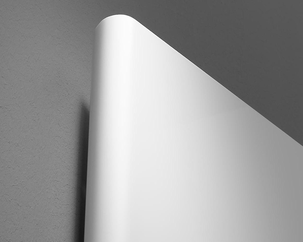 „Kermi Pateo“ išskirtinio dizaino radiatoriaus – rankšluosčių džiovintuvo plokščias dizainas užtikrina švelnų perėjimą tarp fasadinės ir šoninės dalies dangtelių.