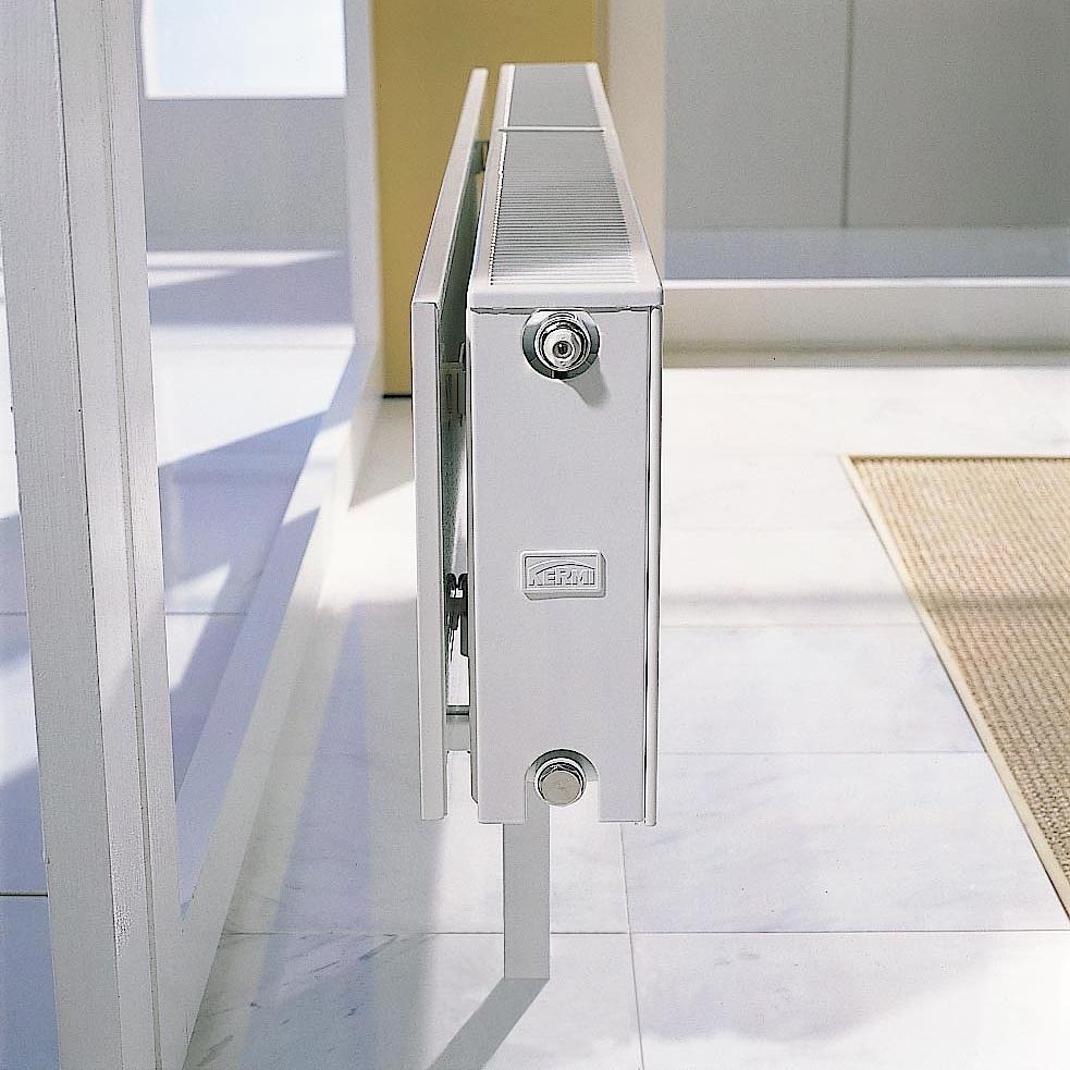 Kermi therm-x2 Plan paneļu radiators ar starojuma aizsardzību – perfekts pie lielām stiklotām platībām.