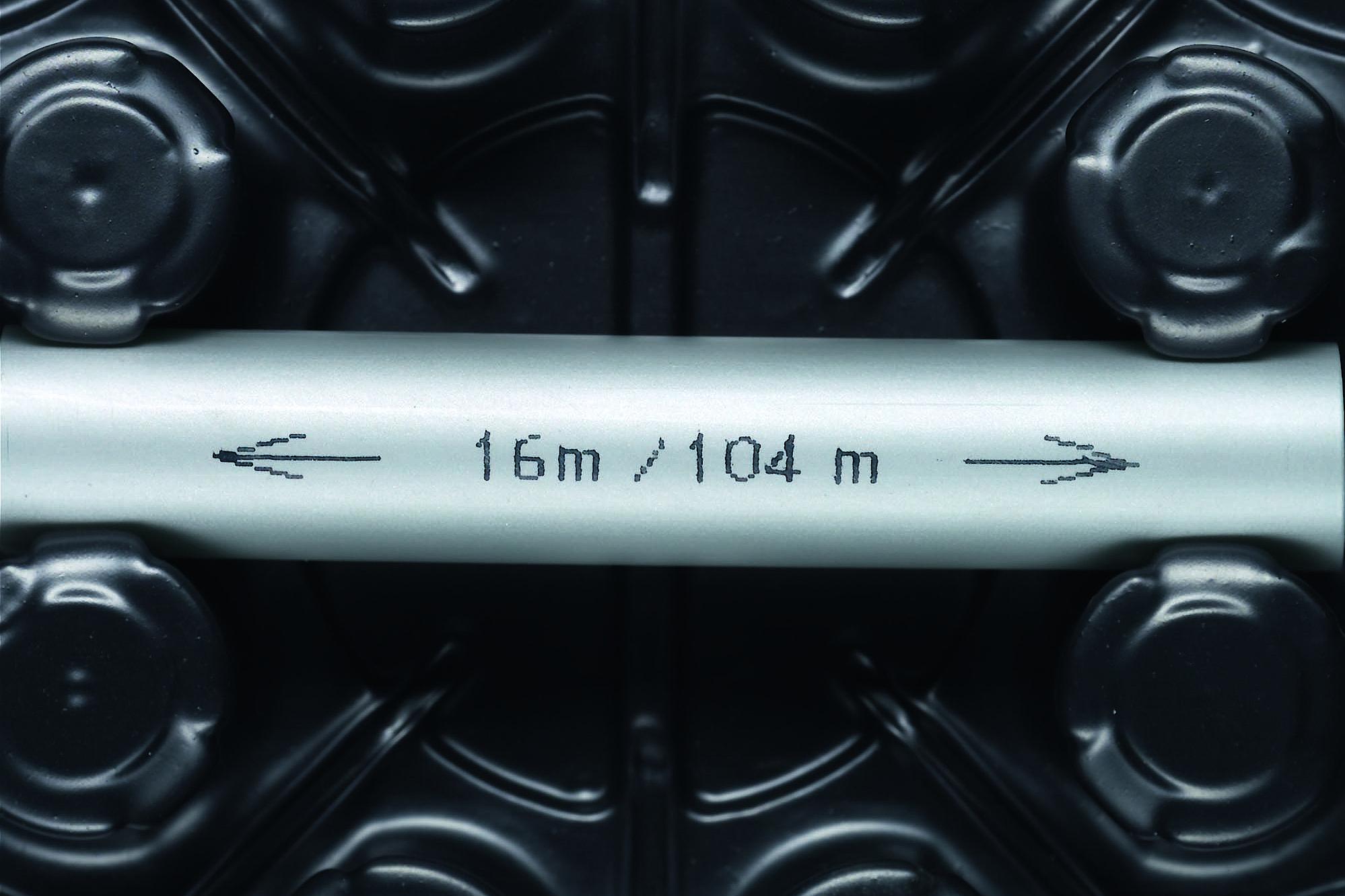 Kermi x-net a 5 strati PE-Xc marchiatura del tubo con indicazione della lunghezza restante e della quantità di tubo già utilizzata per un utilizzo ottimale dei rotoli.