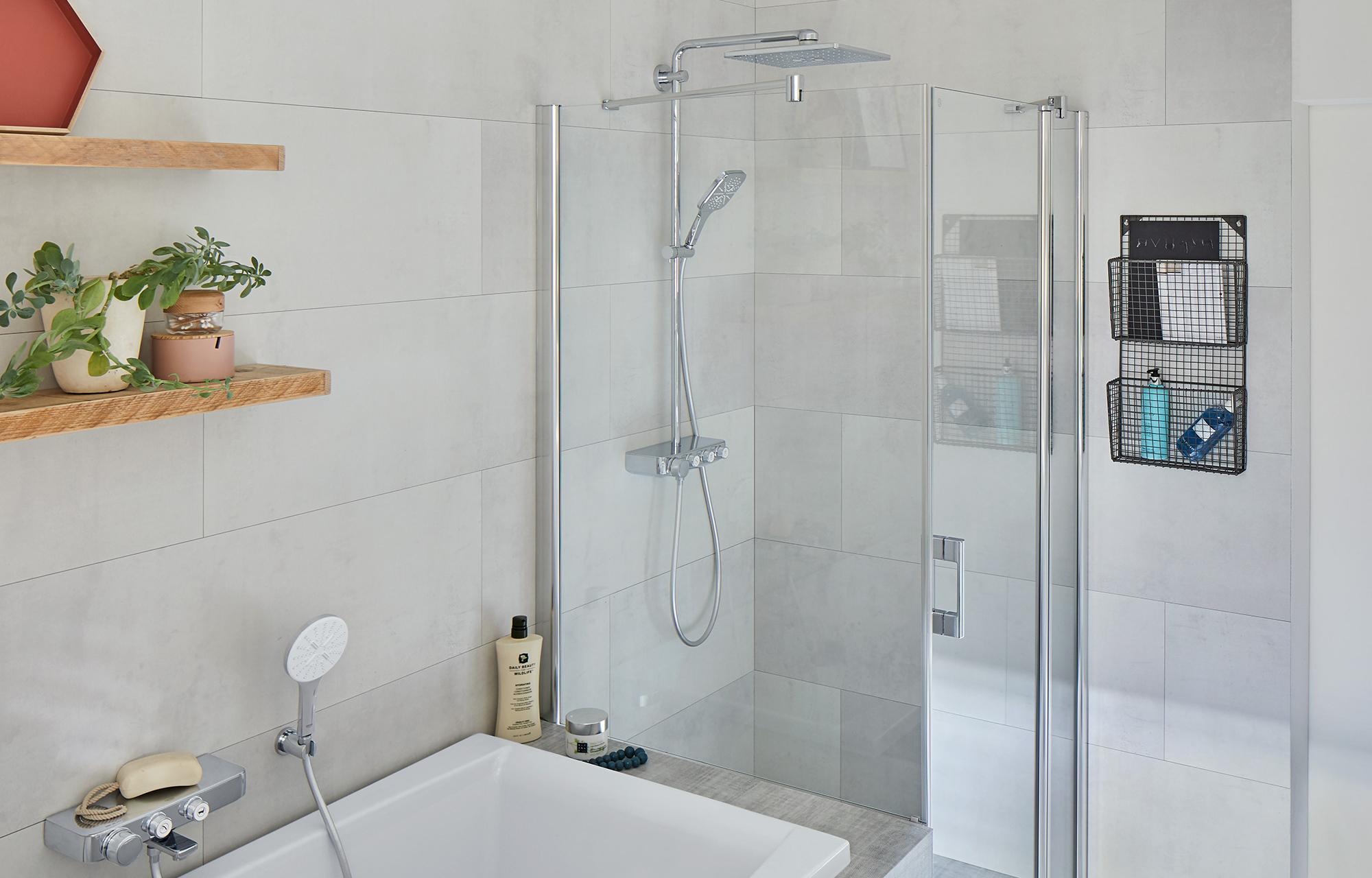 Kermi profile shower enclosure, PEGA single panel hinged door with fixed panel and shortened side wall next to bathtub