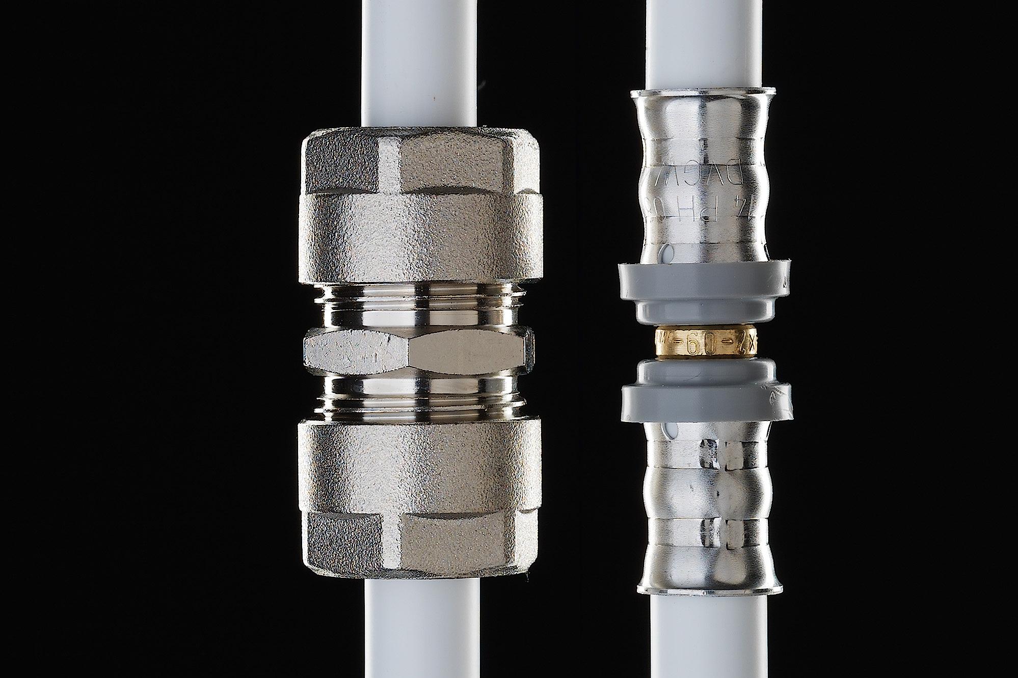 Tubo e raccordo per tubi Kermi x-net a 5 strati PE-Xc testati secondo DIN 4726 e DIN EN ISO 15875.