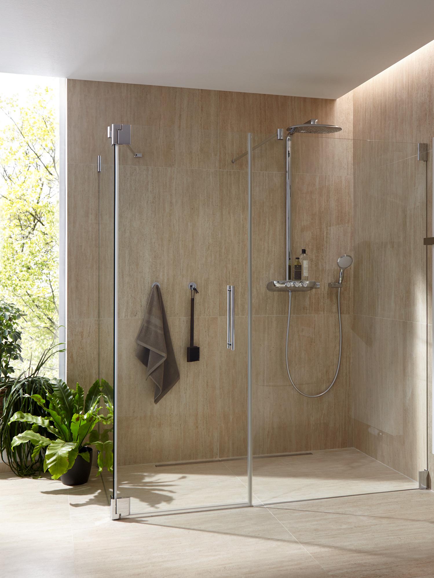 Pantový sprchový kout Kermi PASA 1-křídlé kyvné dveře a pevné pole a boční stěna