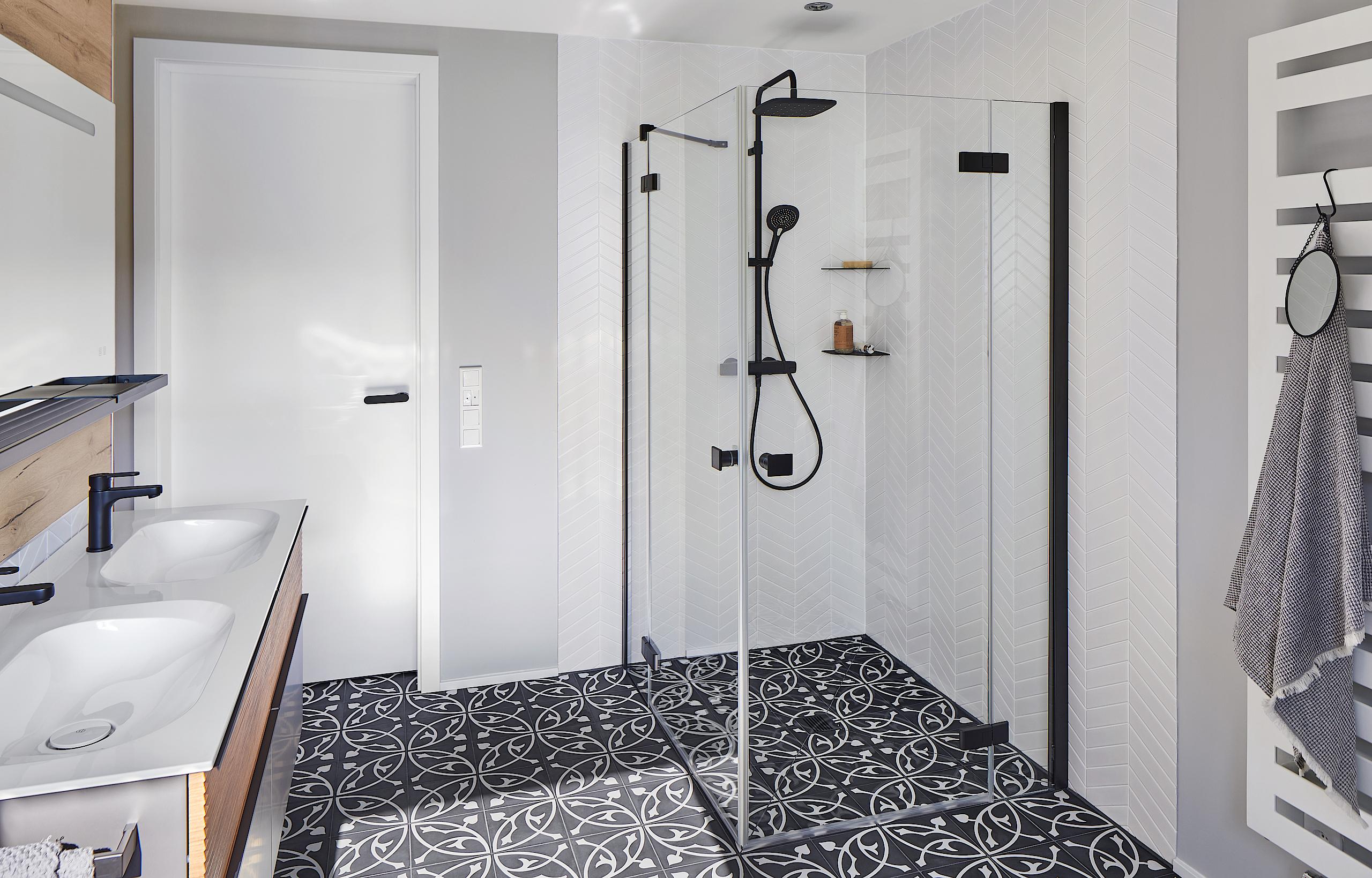 Sprchový kout Kermi MENA v nadčasové barevné kombinaci černá/bílá