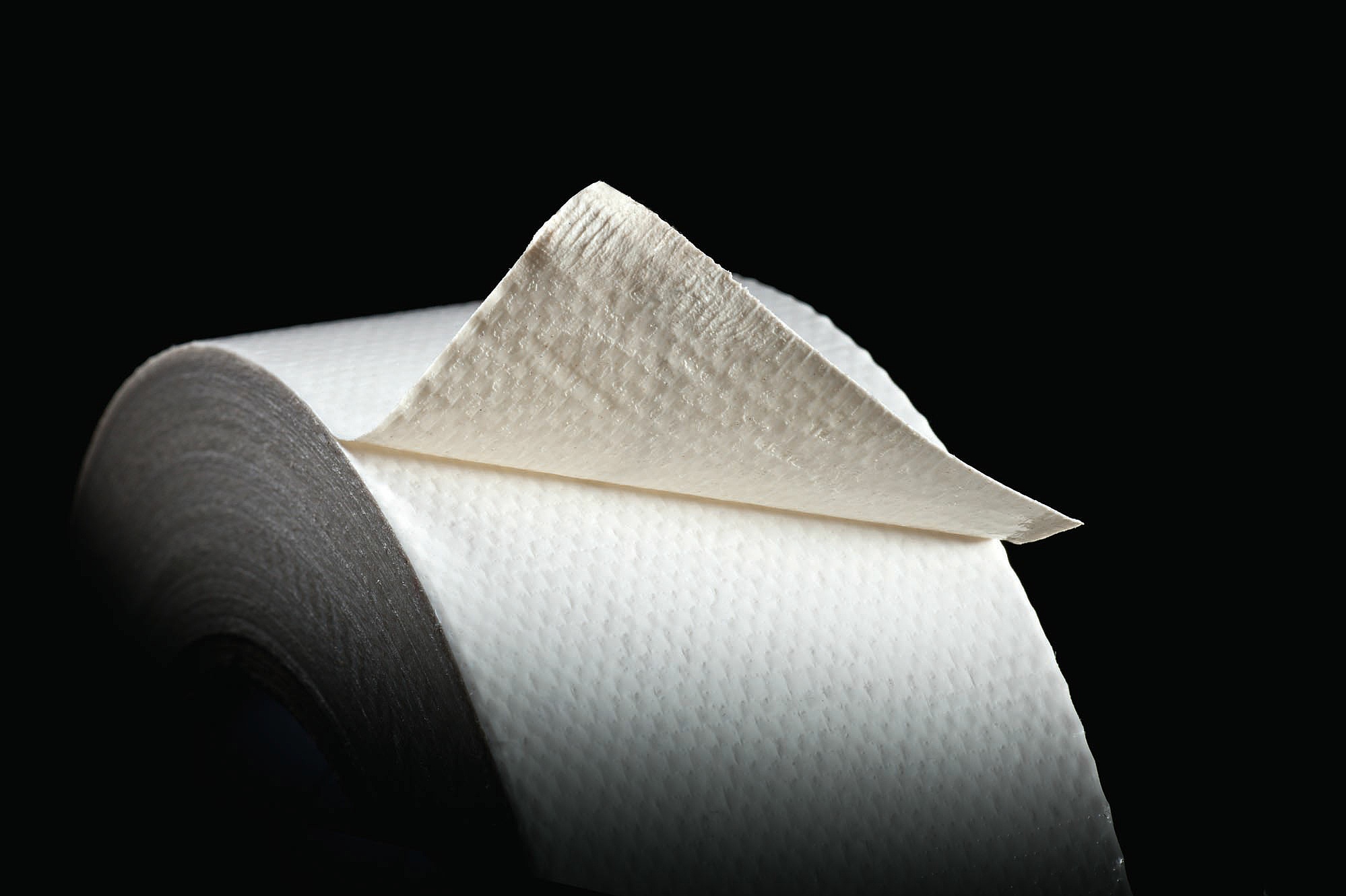 The KERMI x-net C16 clip tape provides large coverage (50 m per roll).
