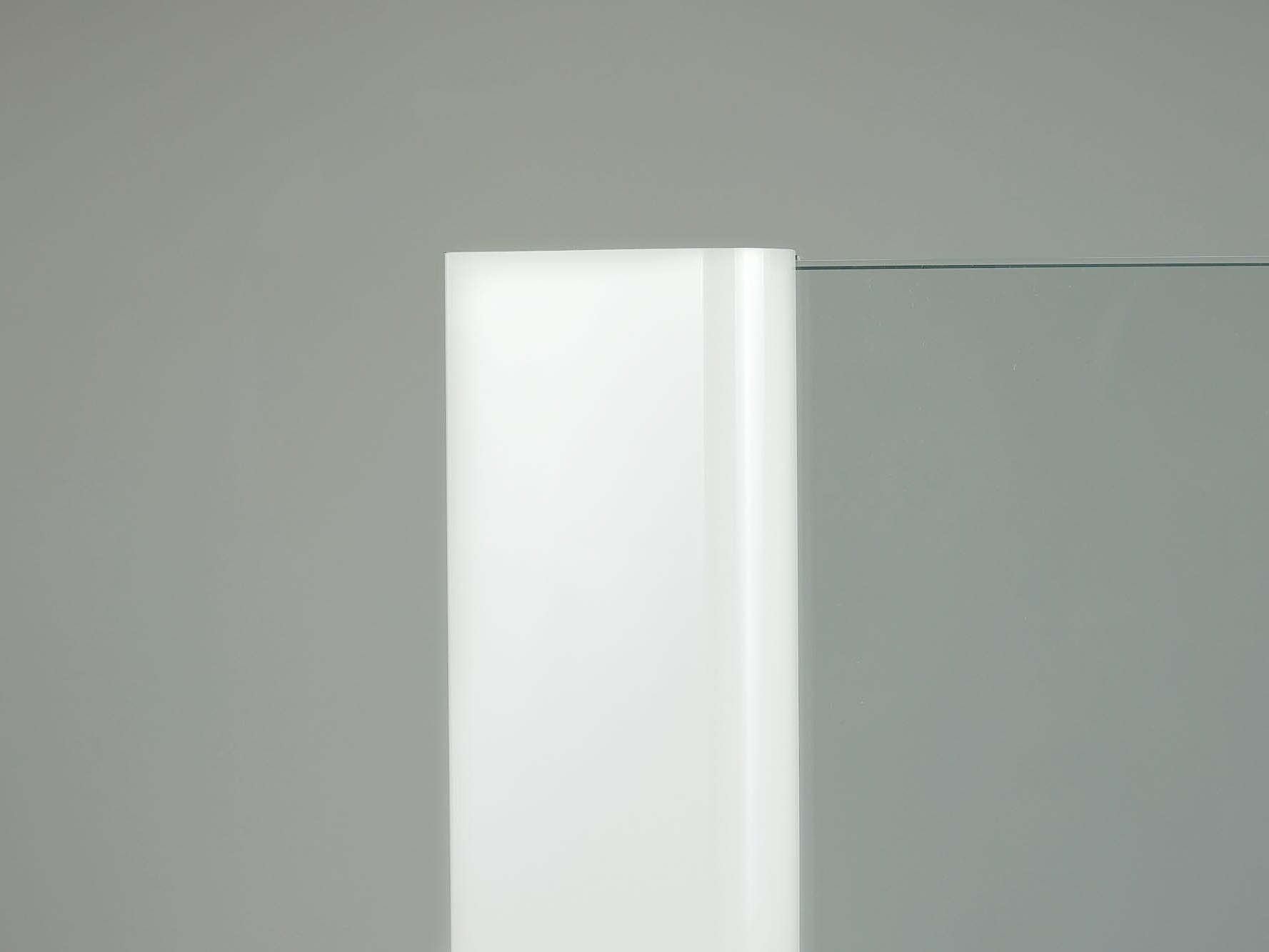 Surface White RAL 9016 Kermi shower enclosure, surface of wall profile White RAL 9016