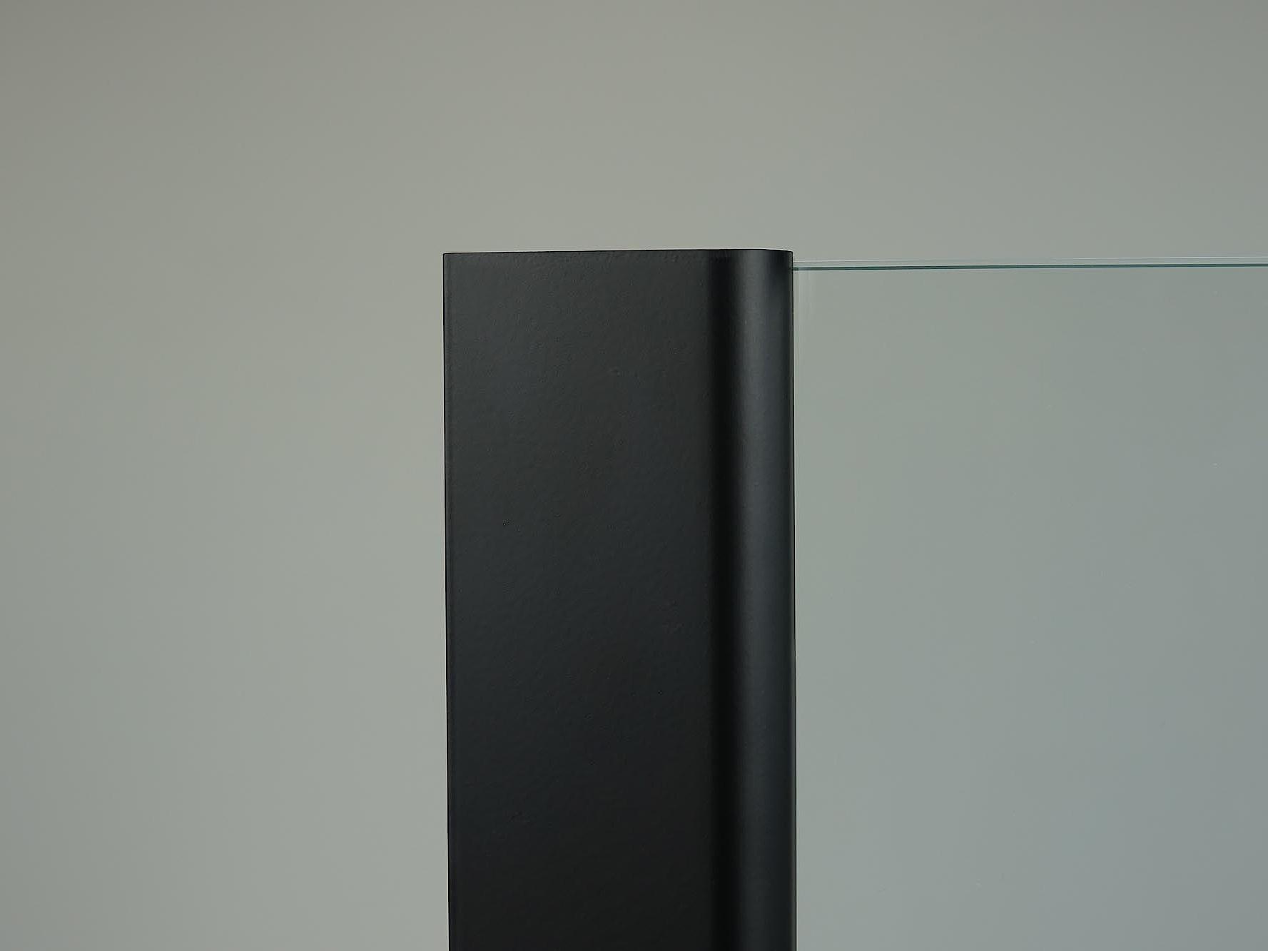 Kermi Duschkabine Oberfläche Wandprofil Schwarz Soft RAL 9005