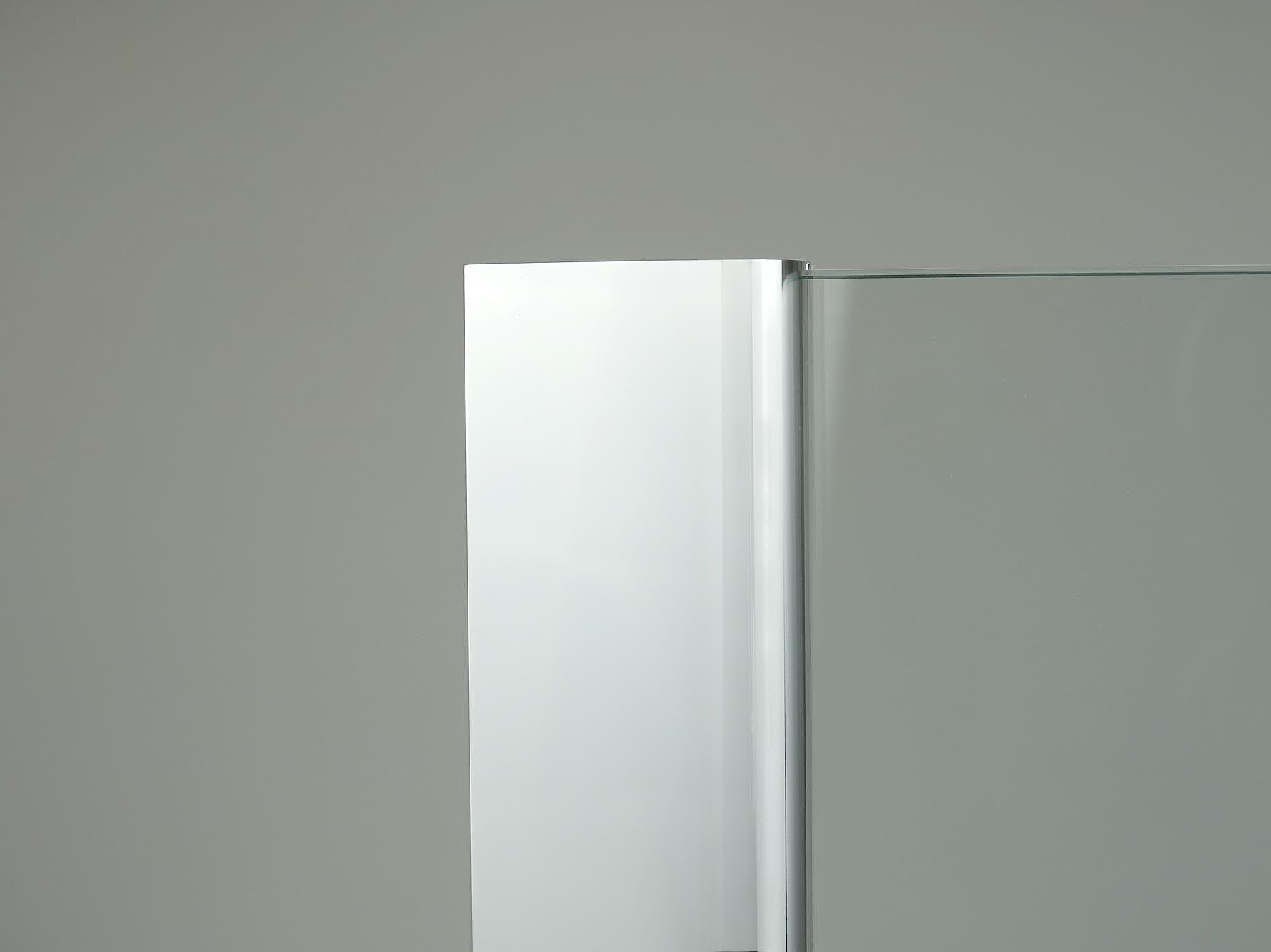Kabina prysznicowa Kermi, powierzchnia profilu ściennego w kolorze srebro wysoki połysk