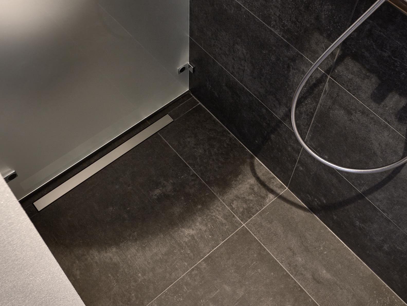 Ispirazione bagno Kermi con box doccia TUSCA e pannello doccia LINE 