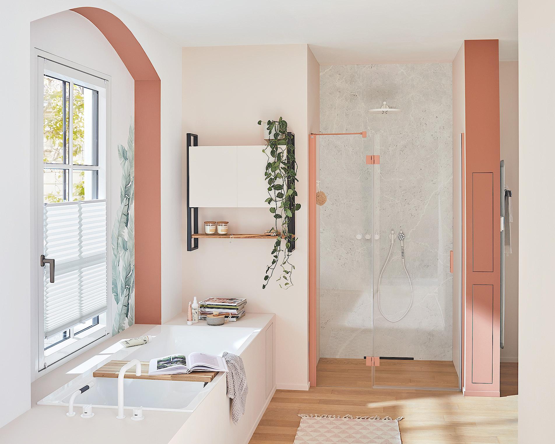 Paroi de douche à profilé Kermi avec porte battante LIGA avec élément fixe et profilé mural en Noble Pink