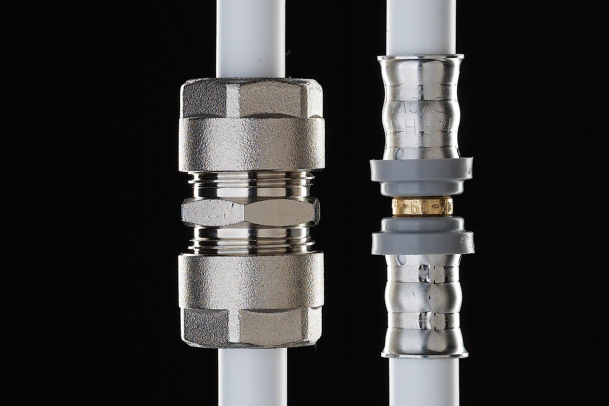 Tubo e raccordo per tubi Kermi x-net a 5 strati PE-Xc testati secondo DIN 4726 e DIN EN ISO 15875.