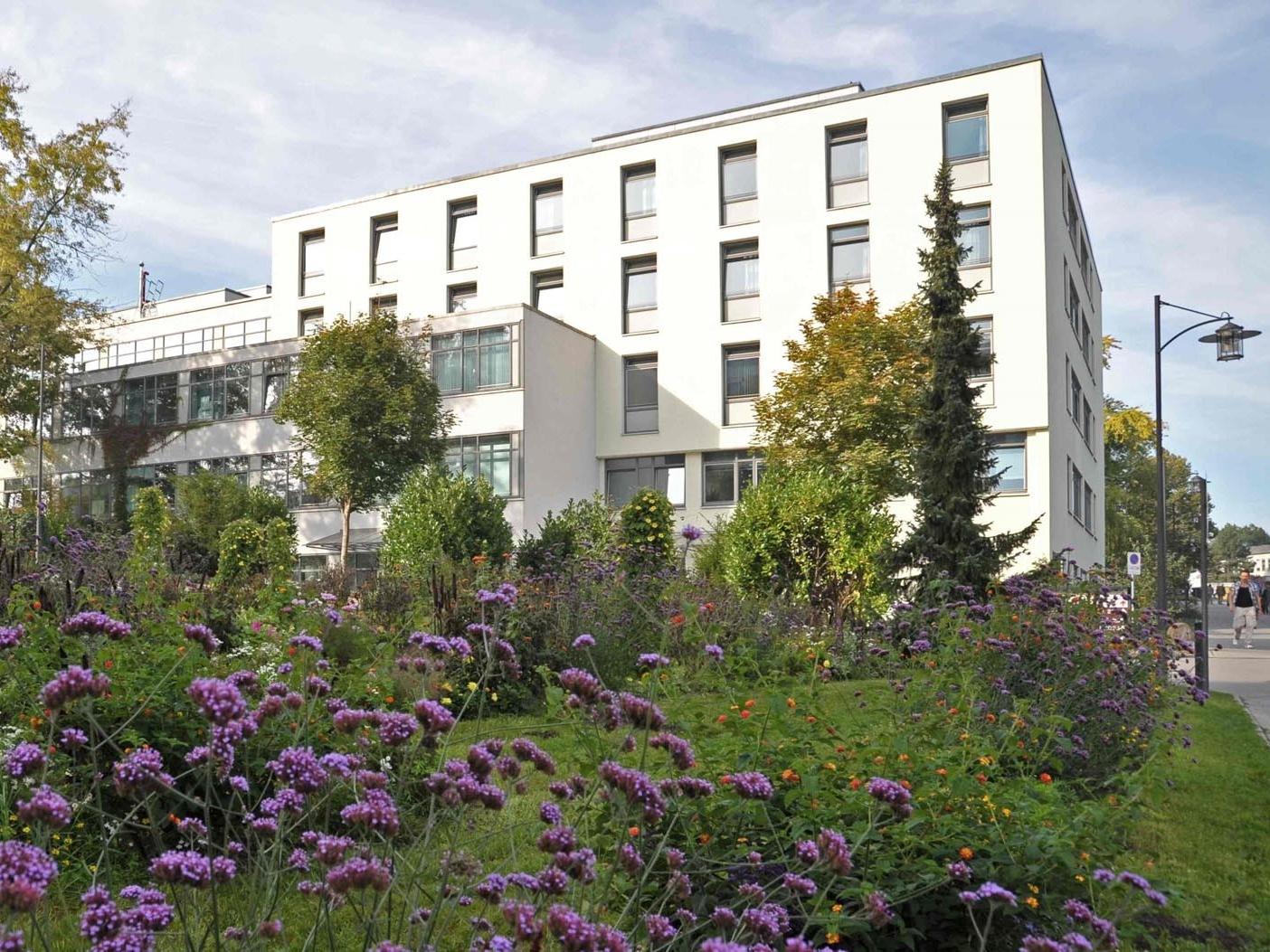 Bezirksklinikum, Regensburg Kermi Duschdesign Referenzobjekt Bezirksklinikum, Regensburg