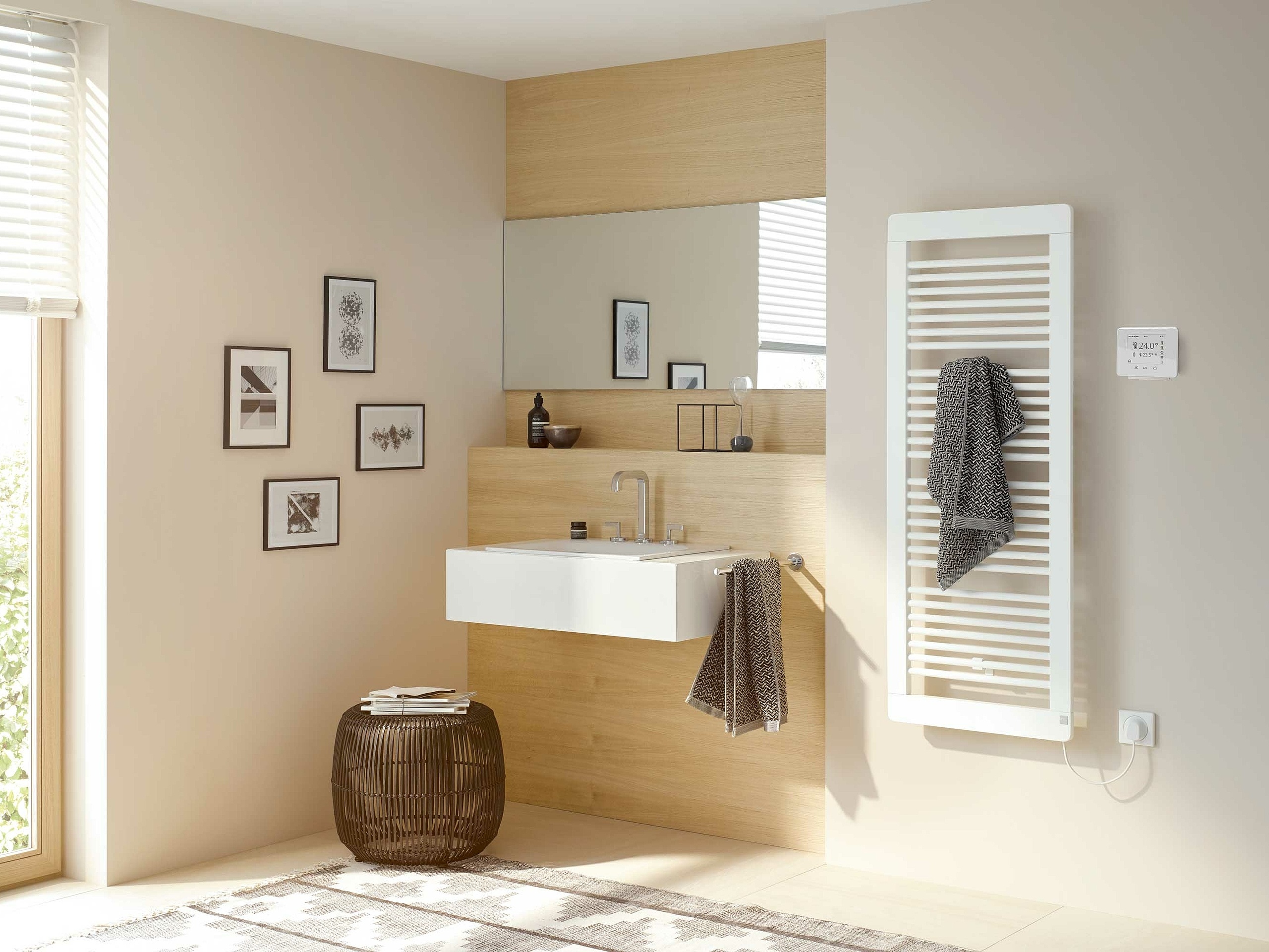 Le radiateur design et de salle de bain Credo plus de Kermi est également disponible comme radiateur électrique.