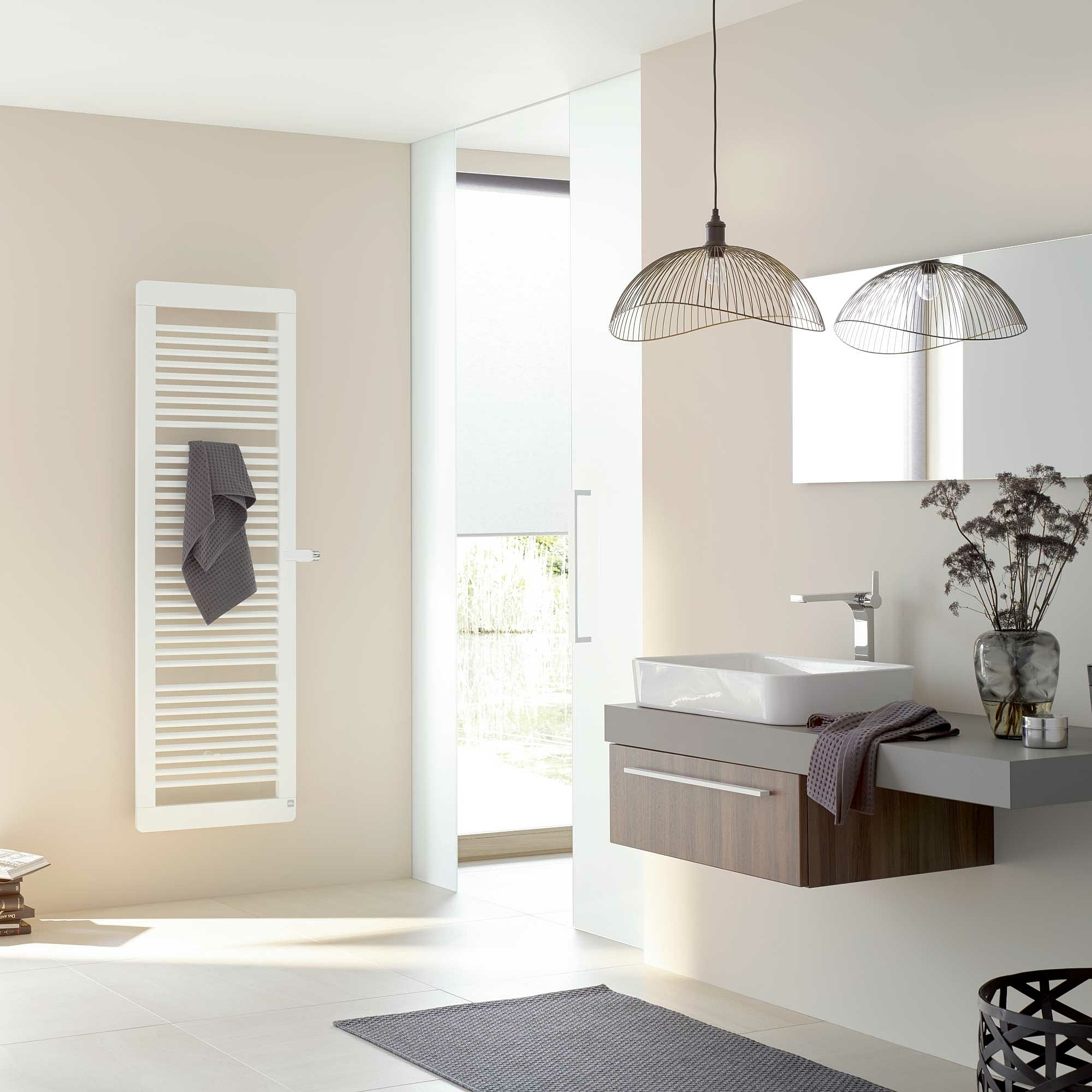 Kermi Credo plus design and bathroom radiators with slender heating pipes. 