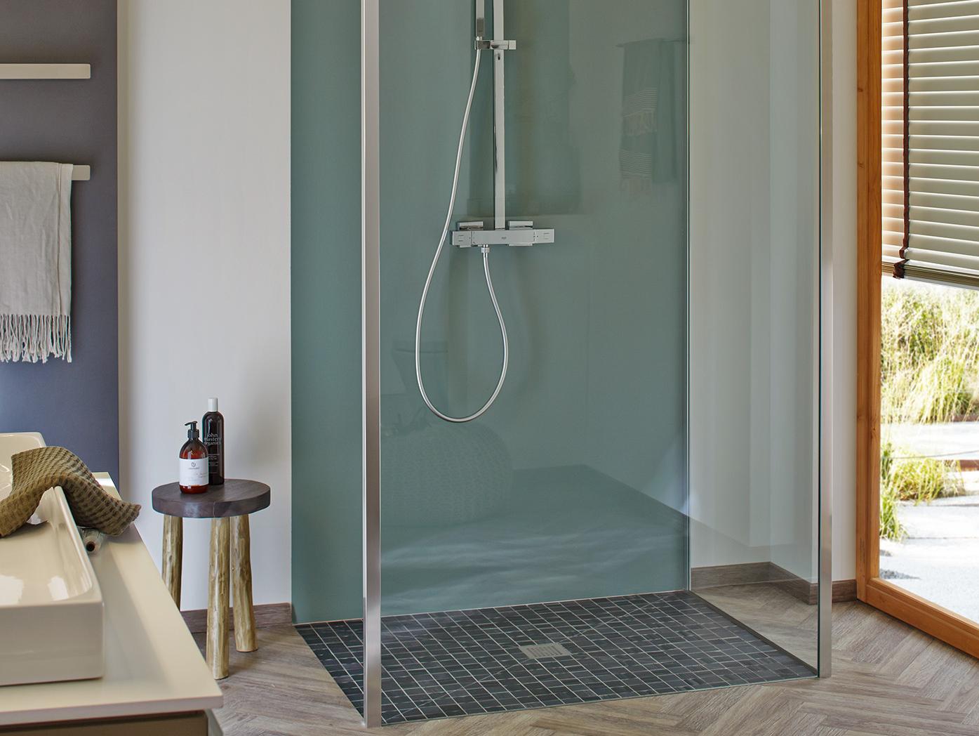 Kermi shower board with POINT point drain, POINT in combination with customizable shower enclosure solutions