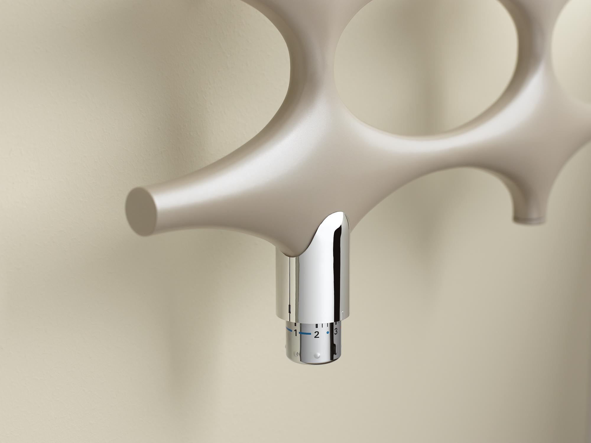 Kermi Ideos-V version with integrated valve fitting.