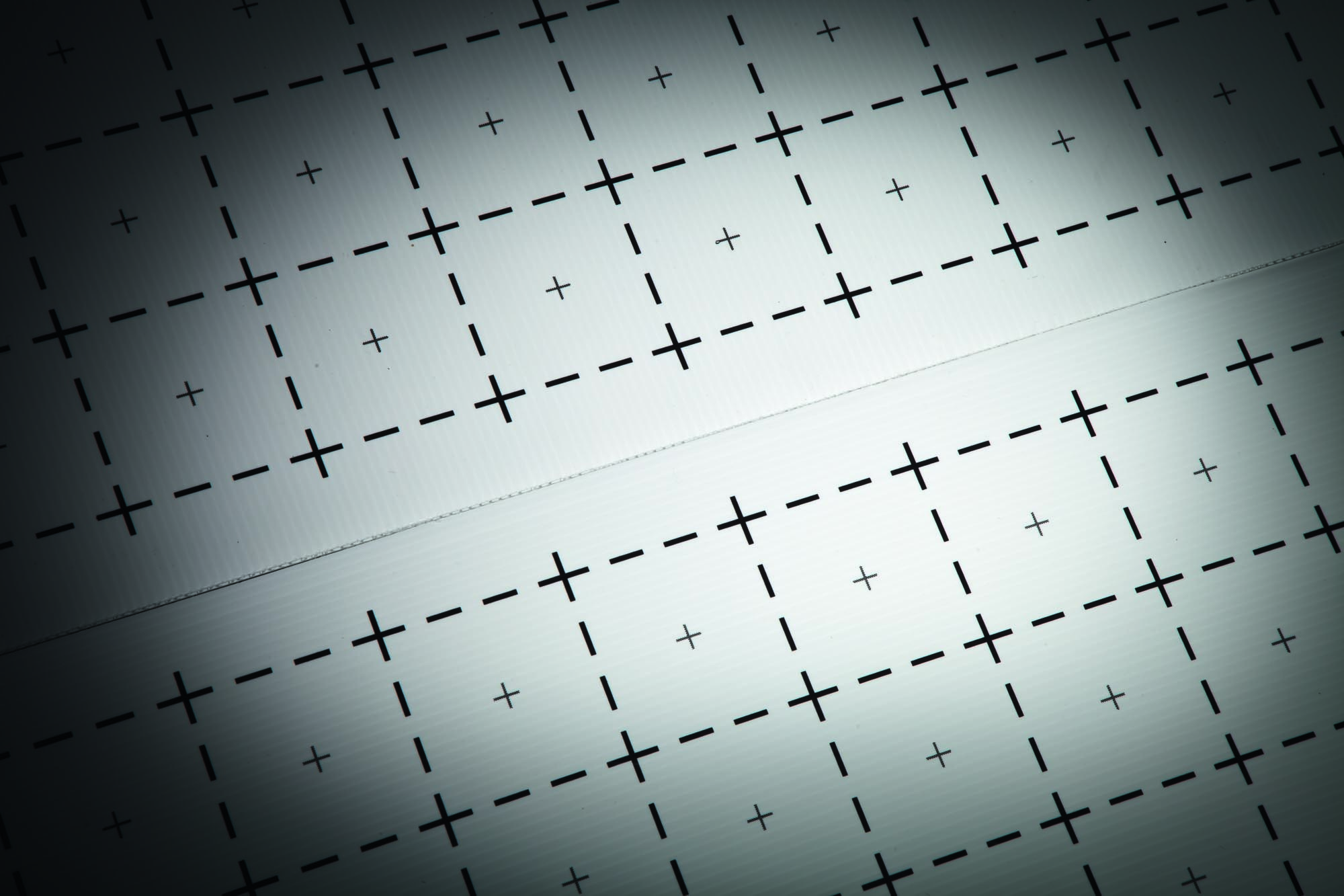 The printed marks on the Kermi x-net C16 clip panel indicate the cutting grid and pipe installation grid.